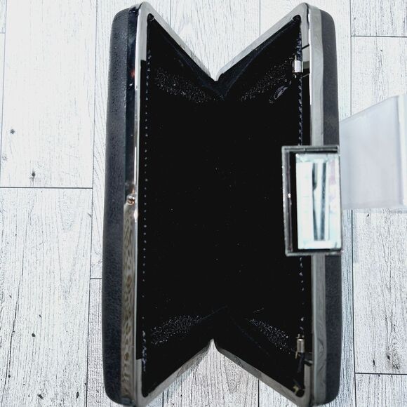 MMS Design Studio Hard Side Clam Shell Clutch Evening Special Occasion Bag - Picture 5 of 16